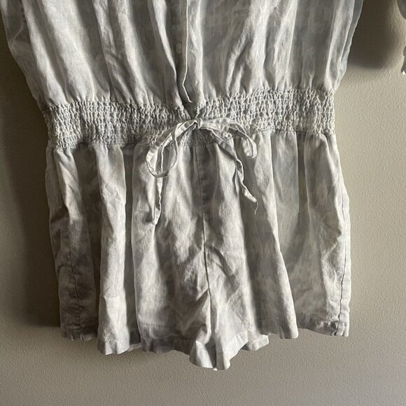 Victoria's Secret Women 12 White Pale Blue Linen Cotton Ikat Tie Dye Boho Romper - Picture 3 of 11